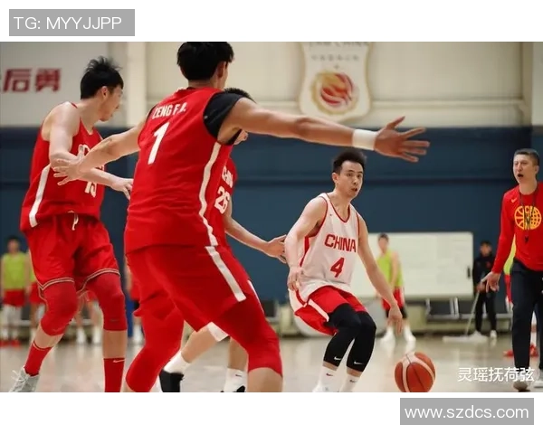 篮球明星的拼搏之路与赛场背后的故事：从默默无闻到璀璨星光